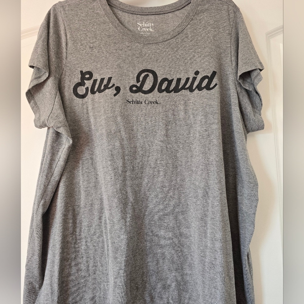 Torrid Schitt's Creek T-shirt 5X - Picture 5 of 6